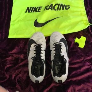 I’m selling Nike track spikes size 6
